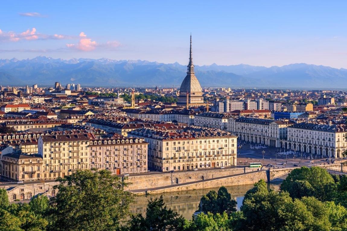 Il Salotto Di Torino Centrale In Piazza Vittorio Luaran gambar