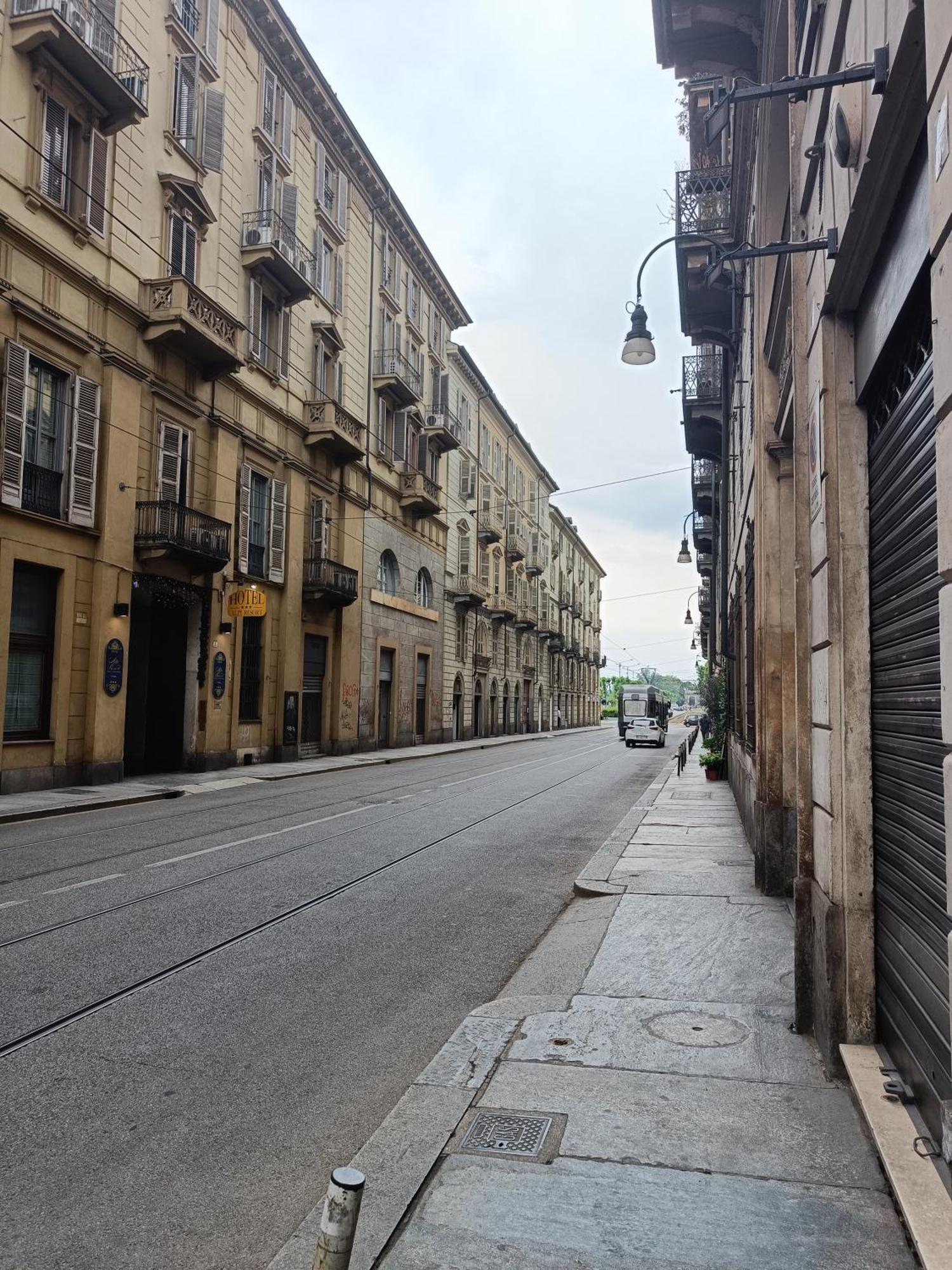 Il Salotto Di Torino Centrale In Piazza Vittorio Luaran gambar